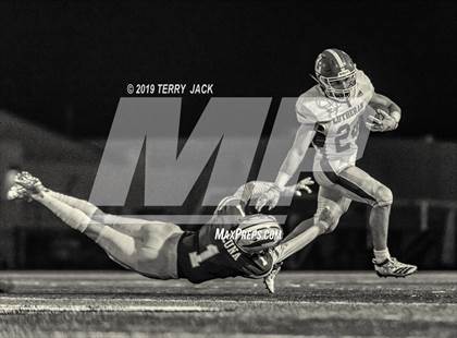 Thumbnail 1 in Edison vs. Orange Lutheran photogallery.