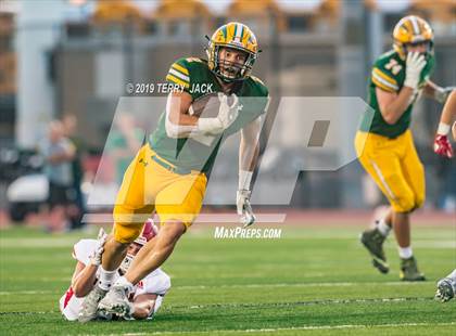 Thumbnail 2 in Edison vs. Orange Lutheran photogallery.