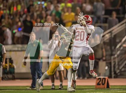 Thumbnail 2 in Edison vs. Orange Lutheran photogallery.