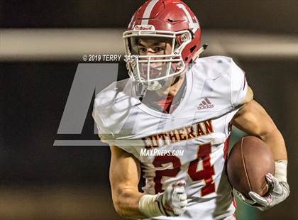Thumbnail 2 in Edison vs. Orange Lutheran photogallery.