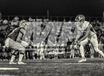 Thumbnail 3 in Edison vs. Orange Lutheran photogallery.