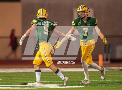 Thumbnail 2 in Edison vs. Orange Lutheran photogallery.
