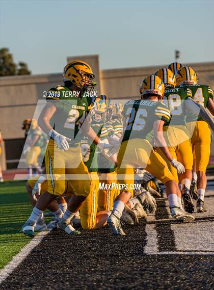 Thumbnail 1 in Edison vs. Orange Lutheran photogallery.