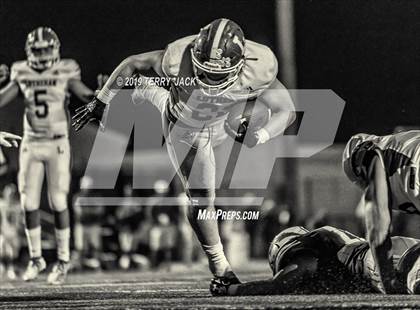 Thumbnail 2 in Edison vs. Orange Lutheran photogallery.