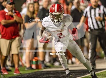 Thumbnail 1 in Edison vs. Orange Lutheran photogallery.