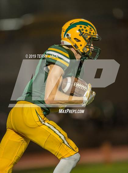 Thumbnail 2 in Edison vs. Orange Lutheran photogallery.