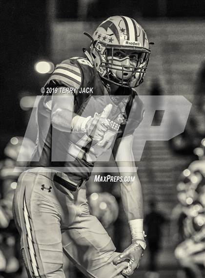 Thumbnail 3 in Edison vs. Orange Lutheran photogallery.