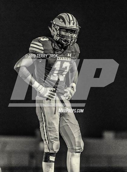 Thumbnail 2 in Edison vs. Orange Lutheran photogallery.