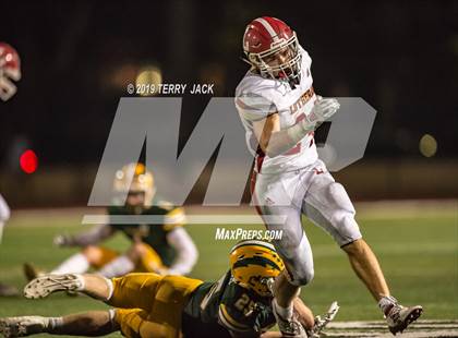 Thumbnail 2 in Edison vs. Orange Lutheran photogallery.