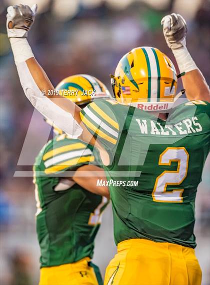 Thumbnail 2 in Edison vs. Orange Lutheran photogallery.