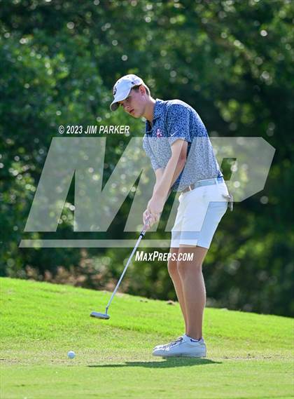 Thumbnail 3 in UIL 6A Boys Golf State Championship photogallery.