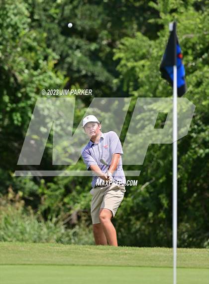 Thumbnail 2 in UIL 6A Boys Golf State Championship photogallery.
