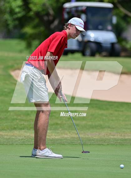 Thumbnail 2 in UIL 6A Boys Golf State Championship photogallery.