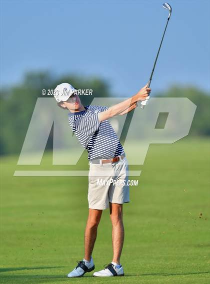 Thumbnail 3 in UIL 6A Boys Golf State Championship photogallery.