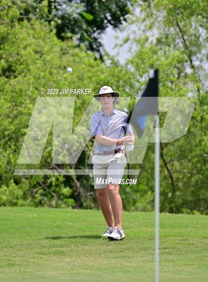 Thumbnail 2 in UIL 6A Boys Golf State Championship photogallery.