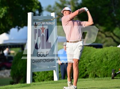 Thumbnail 2 in UIL 6A Boys Golf State Championship photogallery.