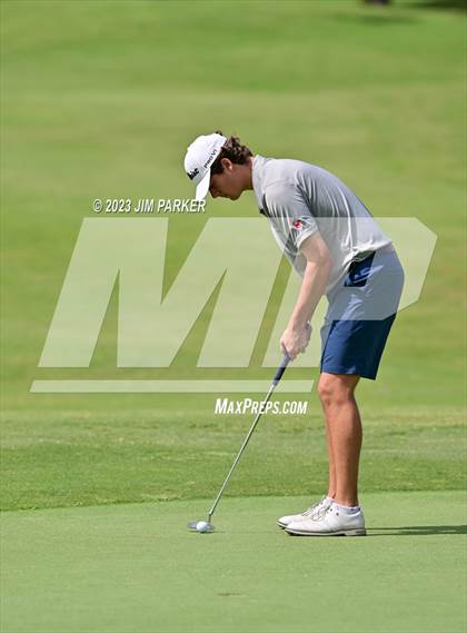 Thumbnail 3 in UIL 6A Boys Golf State Championship photogallery.