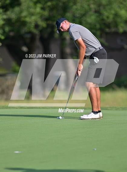 Thumbnail 2 in UIL 6A Boys Golf State Championship photogallery.