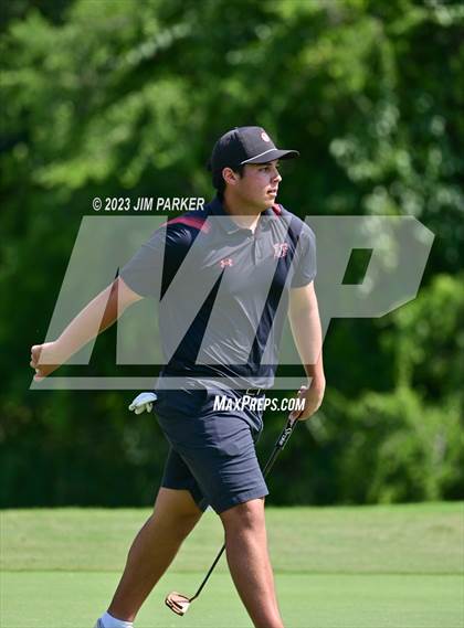 Thumbnail 2 in UIL 6A Boys Golf State Championship photogallery.