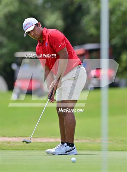 Thumbnail 2 in UIL 6A Boys Golf State Championship photogallery.