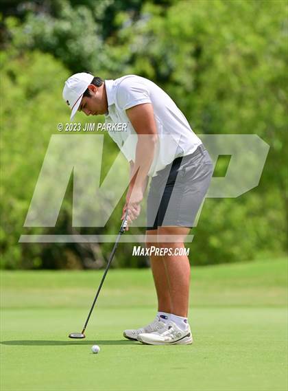 Thumbnail 3 in UIL 6A Boys Golf State Championship photogallery.