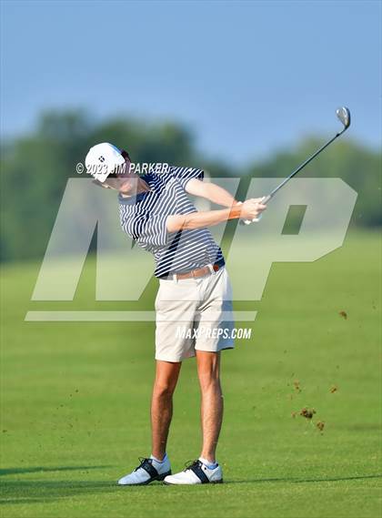 Thumbnail 2 in UIL 6A Boys Golf State Championship photogallery.