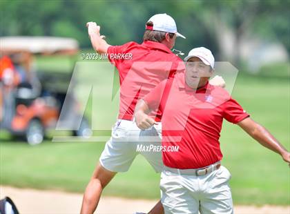 Thumbnail 2 in UIL 6A Boys Golf State Championship photogallery.