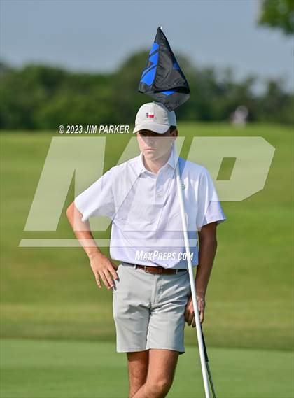 Thumbnail 2 in UIL 6A Boys Golf State Championship photogallery.