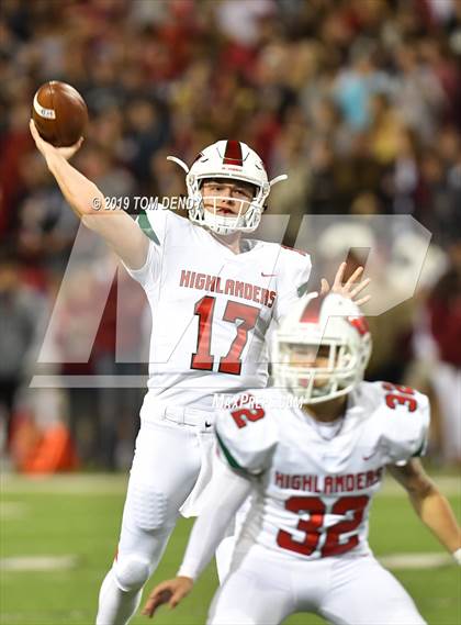 Thumbnail 3 in The Woodlands vs. Cypress Woods (UIL 6A Area Region II Playoff) photogallery.