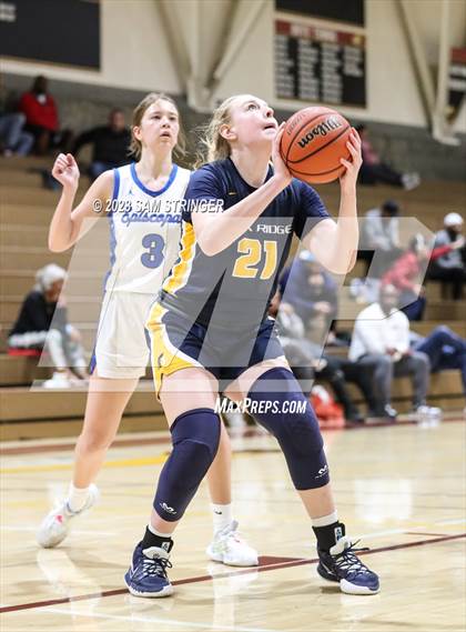 Thumbnail 2 in Episcopal vs. Oak Ridge (Nike Central Valley Showdown) photogallery.