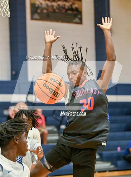 Thumbnail 1 in Gibbs vs Southeast. (The Hoop Vibe) photogallery.