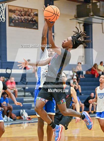 Thumbnail 3 in Gibbs vs Southeast. (The Hoop Vibe) photogallery.