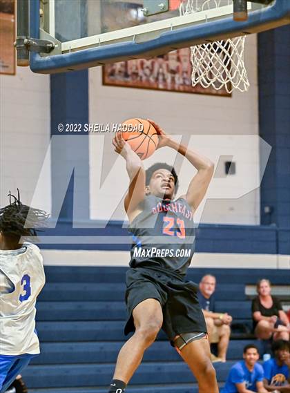 Thumbnail 1 in Gibbs vs Southeast. (The Hoop Vibe) photogallery.