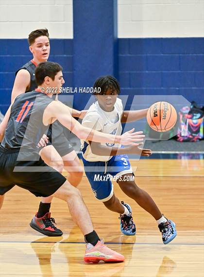 Thumbnail 3 in Gibbs vs Southeast. (The Hoop Vibe) photogallery.
