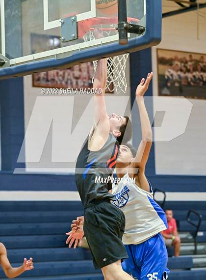 Thumbnail 3 in Gibbs vs Southeast. (The Hoop Vibe) photogallery.