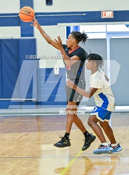 Thumbnail 1 in Gibbs vs Southeast. (The Hoop Vibe) photogallery.