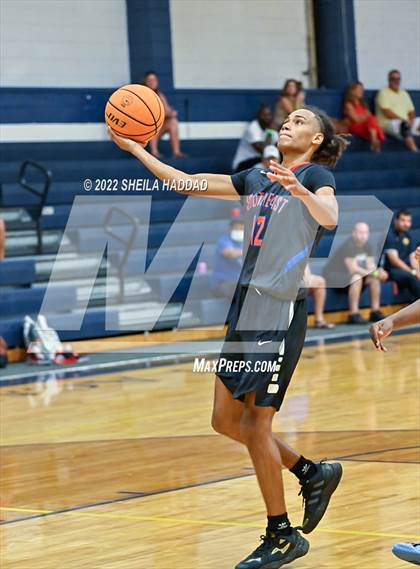 Thumbnail 2 in Gibbs vs Southeast. (The Hoop Vibe) photogallery.