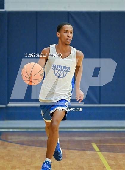 Thumbnail 2 in Gibbs vs Southeast. (The Hoop Vibe) photogallery.