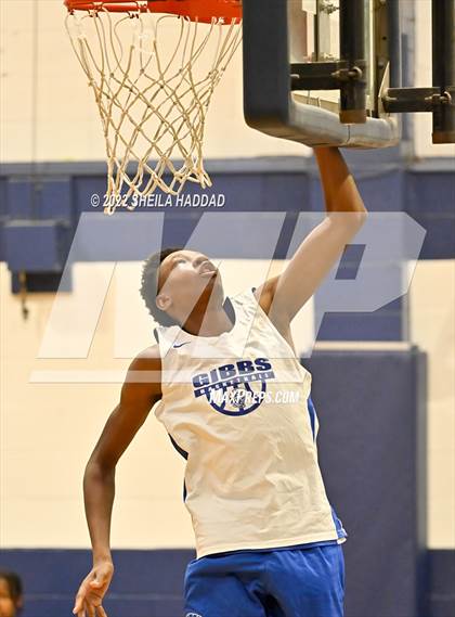 Thumbnail 1 in Gibbs vs Southeast. (The Hoop Vibe) photogallery.