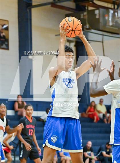 Thumbnail 3 in Gibbs vs Southeast. (The Hoop Vibe) photogallery.