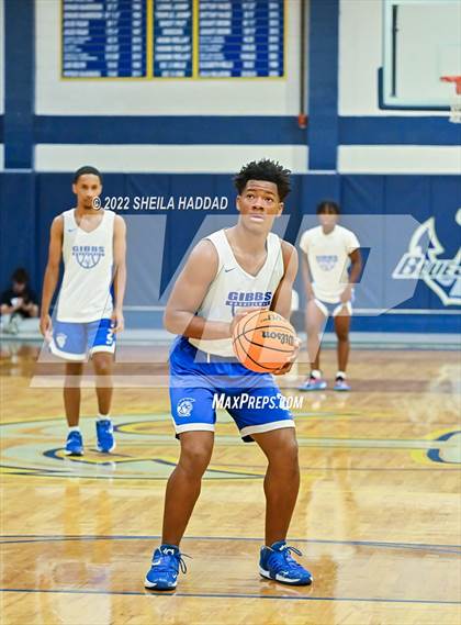 Thumbnail 1 in Gibbs vs Southeast. (The Hoop Vibe) photogallery.