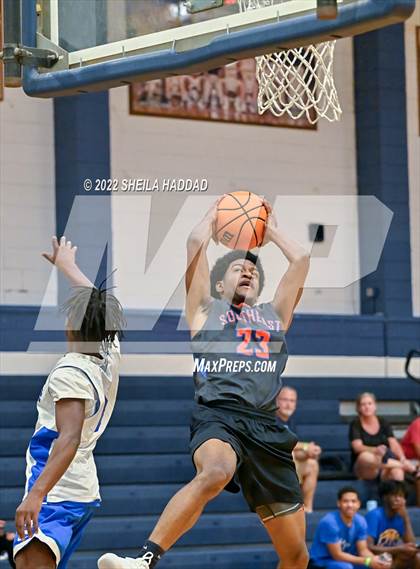 Thumbnail 3 in Gibbs vs Southeast. (The Hoop Vibe) photogallery.