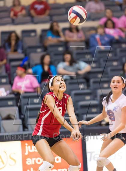 Thumbnail 1 in Incarnate Word @ Antonian Prep photogallery.