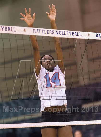 Thumbnail 3 in Incarnate Word @ Antonian Prep photogallery.