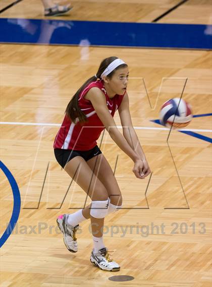Thumbnail 1 in Incarnate Word @ Antonian Prep photogallery.