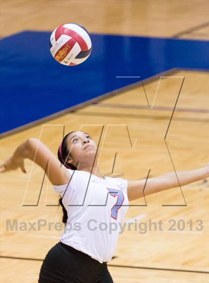 Thumbnail 3 in Incarnate Word @ Antonian Prep photogallery.