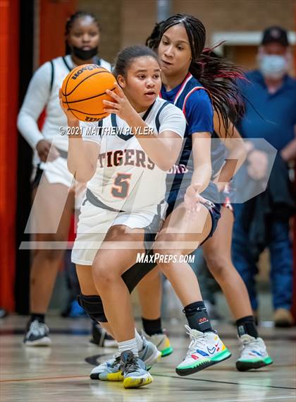 Thumbnail 1 in Terry Sanford @ South View photogallery.