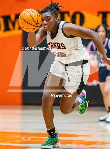 Thumbnail 3 in Terry Sanford @ South View photogallery.