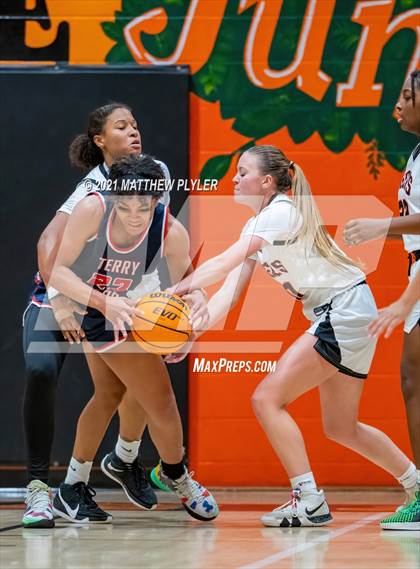Thumbnail 3 in Terry Sanford @ South View photogallery.