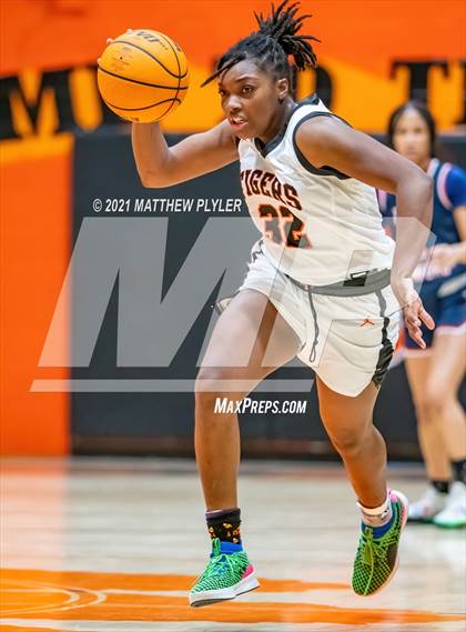 Thumbnail 2 in Terry Sanford @ South View photogallery.
